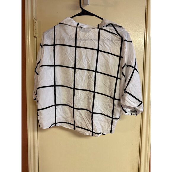Jon & Anna Contemporary M White & Black Checkered Button-Up Cropped Shirt With 3 - Picture 5 of 6